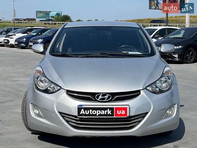 Седан Hyundai Elantra 2013 в Львове