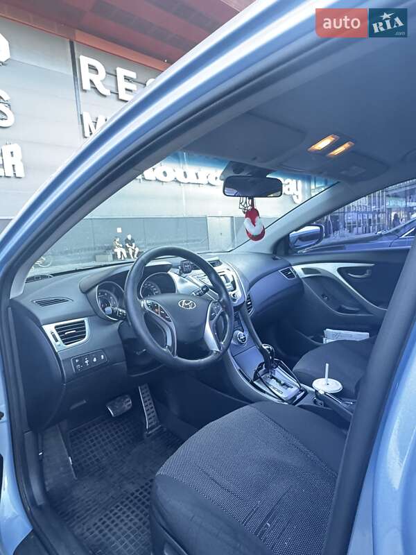 Седан Hyundai Elantra 2013 в Киеве