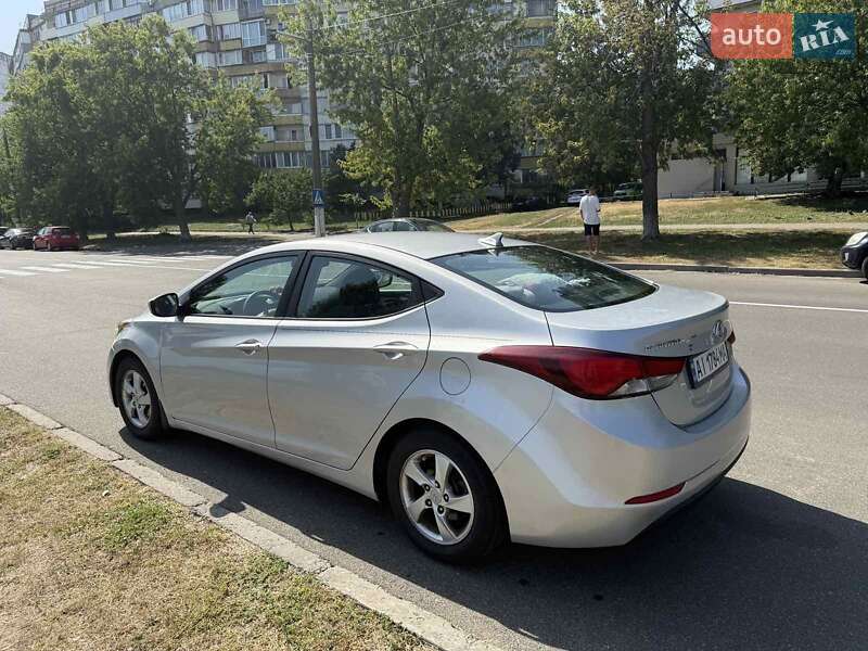 Hyundai Elantra 2015