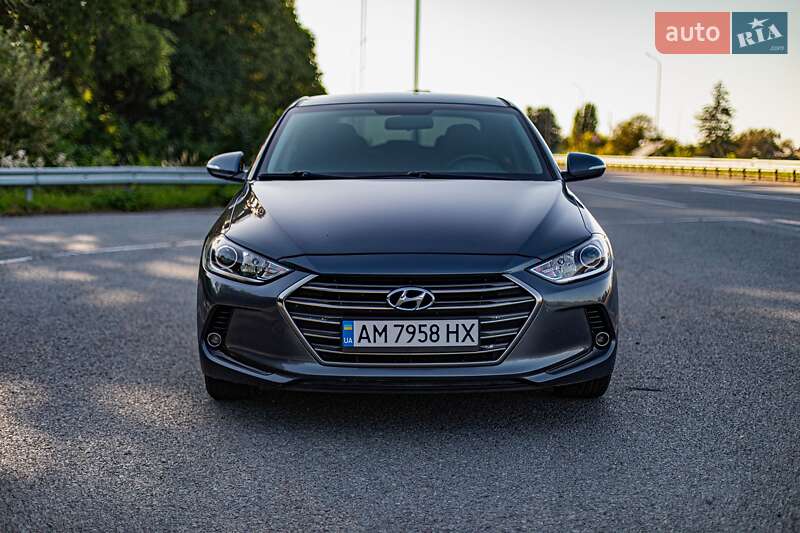 Седан Hyundai Elantra 2016 в Звягеле