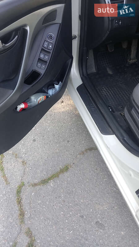 Седан Hyundai Elantra 2012 в Кременчуге