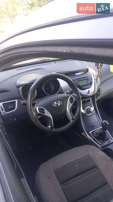 Седан Hyundai Elantra 2012 в Кременчуге
