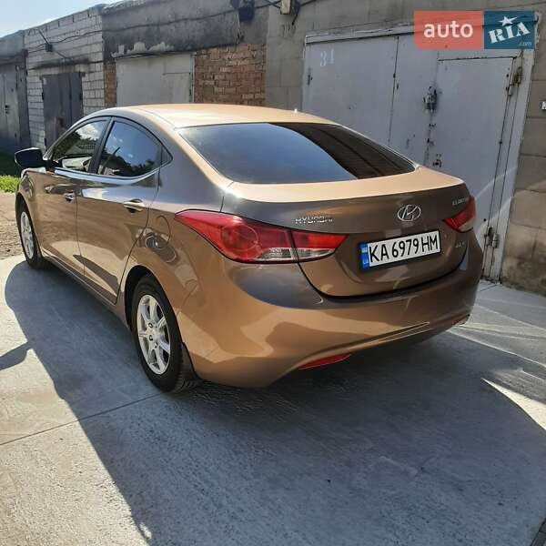 Седан Hyundai Elantra 2013 в Киеве