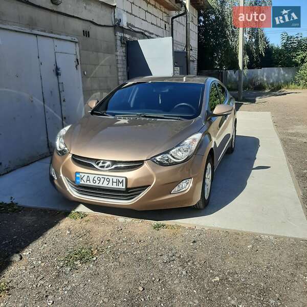 Седан Hyundai Elantra 2013 в Киеве