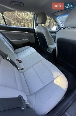 Седан Hyundai Elantra 2020 в 