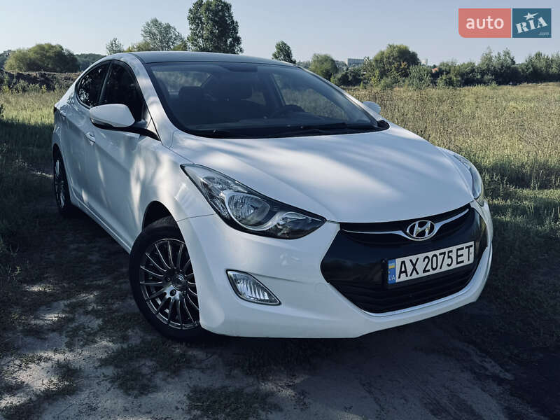 Hyundai Elantra 2013