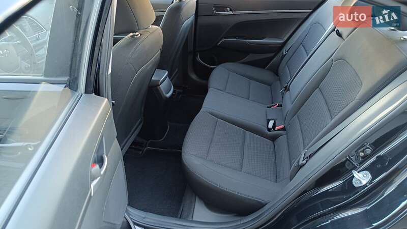 Хэтчбек Hyundai Elantra 2017 в Киеве