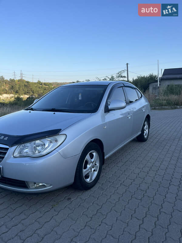 Седан Hyundai Elantra 2008 в Могилев-Подольске