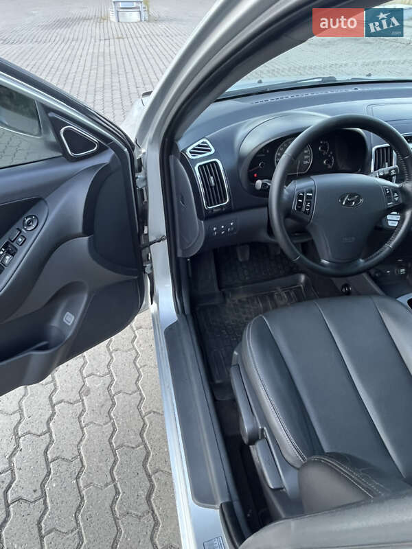 Седан Hyundai Elantra 2008 в Могилев-Подольске