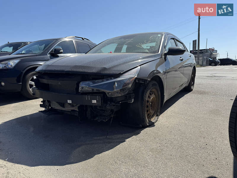 Hyundai Elantra 2022