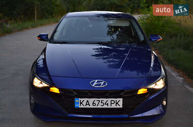 Седан Hyundai Elantra 2021 в 