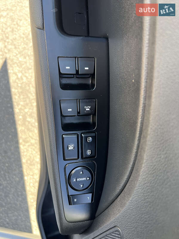 Седан Hyundai Elantra 2016 в Киеве