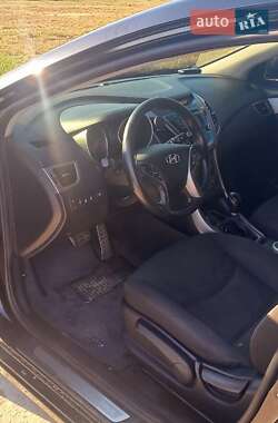Седан Hyundai Elantra 2015 в 