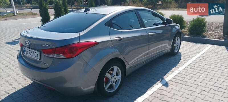 Седан Hyundai Elantra 2011 в Ямполі