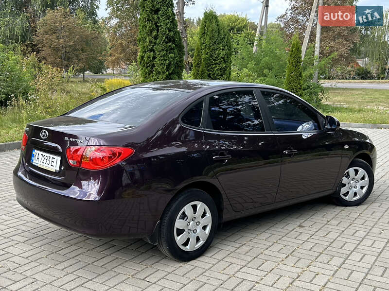 Седан Hyundai Elantra 2008 в Прилуках