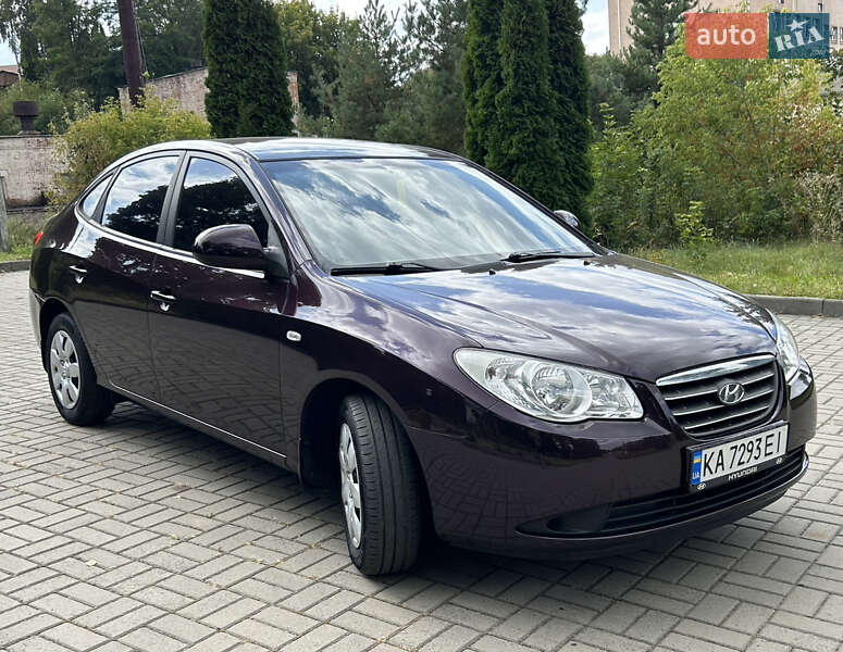 Седан Hyundai Elantra 2008 в Прилуках
