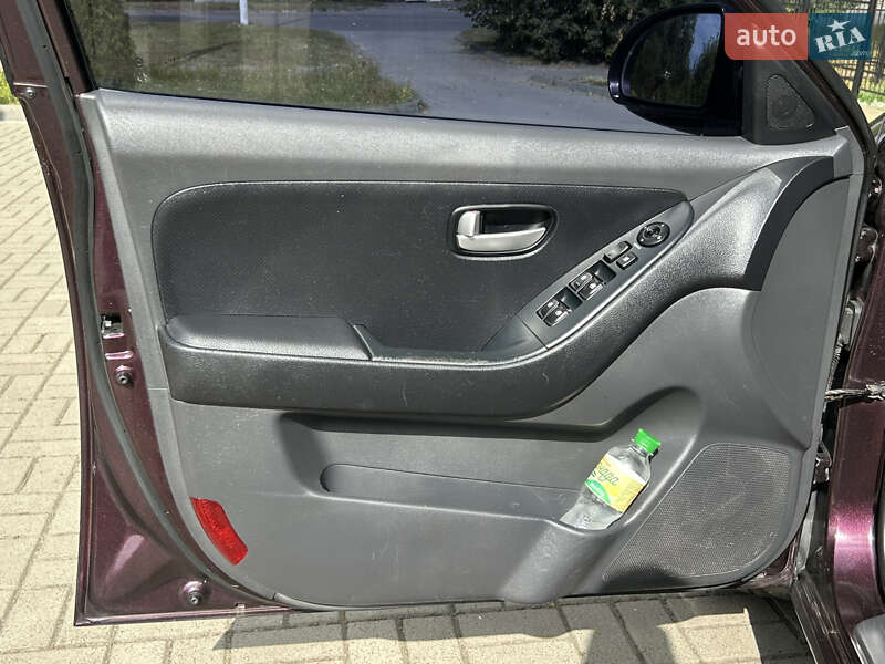 Седан Hyundai Elantra 2008 в Прилуках
