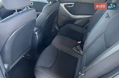 Седан Hyundai Elantra 2012 в 