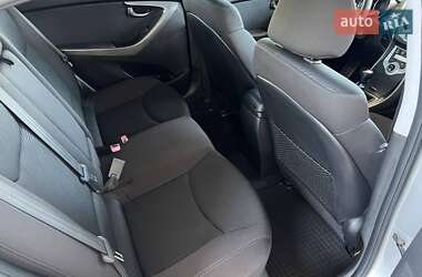 Седан Hyundai Elantra 2012 в 