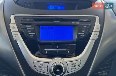 Седан Hyundai Elantra 2012 в 