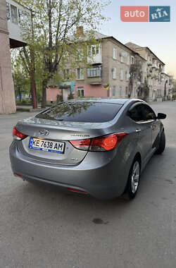 Седан Hyundai Elantra 2013 в 