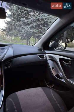 Седан Hyundai Elantra 2013 в 