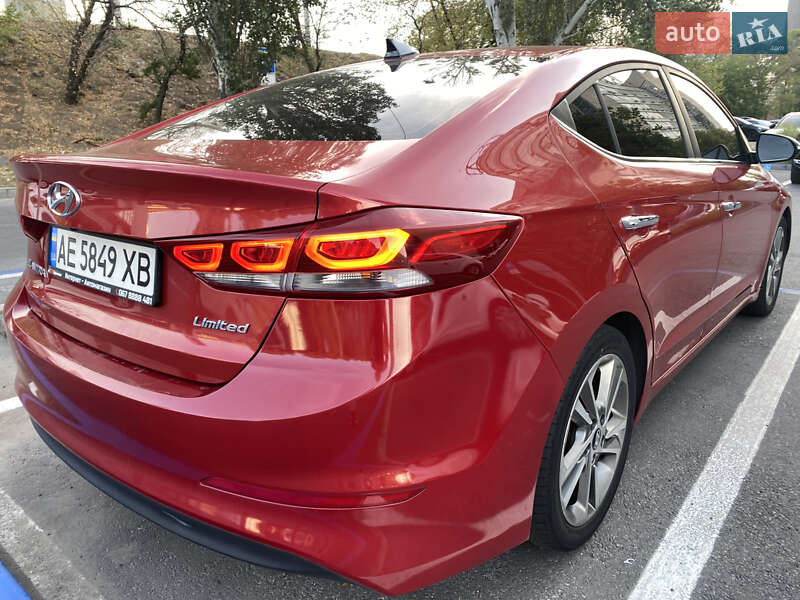 Седан Hyundai Elantra 2016 в Днепре