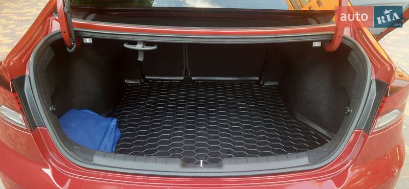 Седан Hyundai Elantra 2020 в Виннице