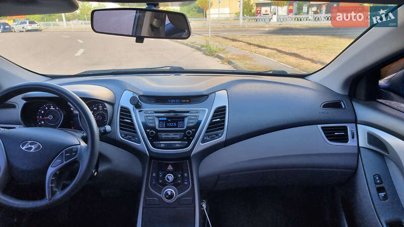 Седан Hyundai Elantra 2015 в Киеве фото 3 Седан Hyundai Elantra 2015 в Киеве