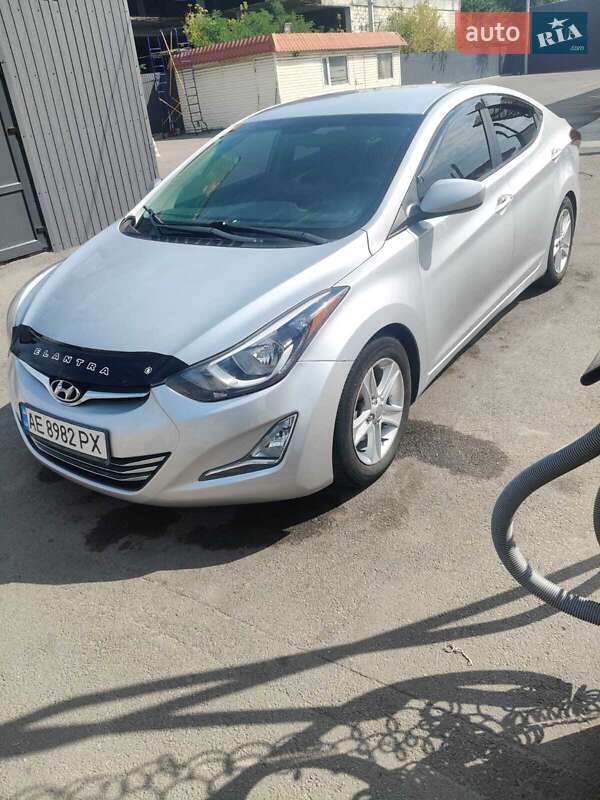 Седан Hyundai Elantra 2014 в Днепре