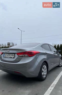 Седан Hyundai Elantra 2013 в 