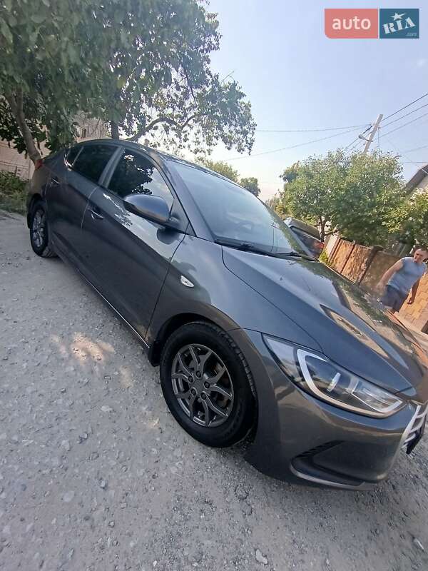 Седан Hyundai Elantra 2017 в Днепре