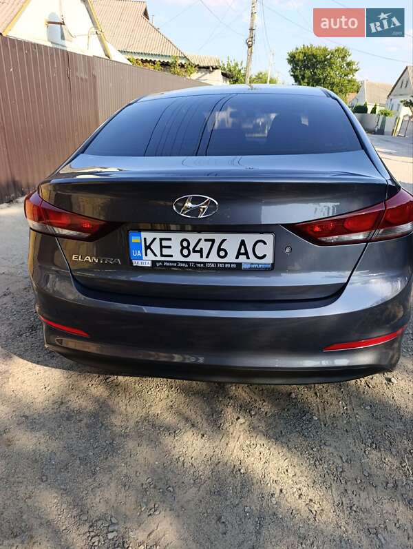 Седан Hyundai Elantra 2017 в Днепре