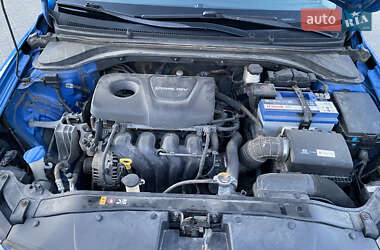 Седан Hyundai Elantra 2016 в 