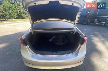 Седан Hyundai Elantra 2018 в 