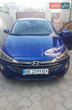 Седан Hyundai Elantra 2019 в 