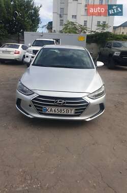 Седан Hyundai Elantra 2016 в Киеве