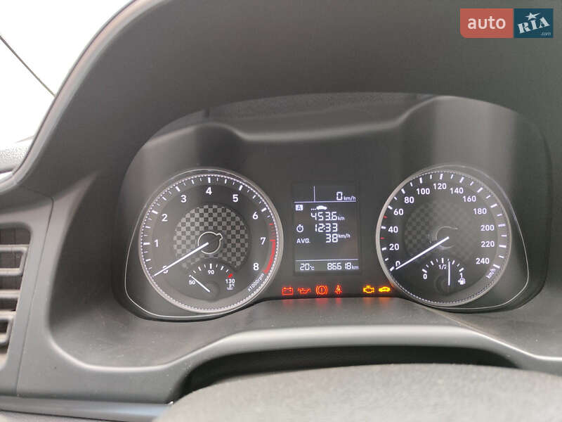 Седан Hyundai Elantra 2019 в Радивилове