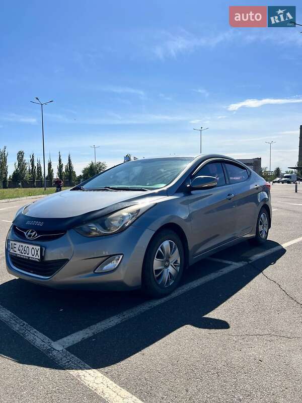 Седан Hyundai Elantra 2012 в Кривом Роге