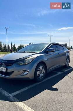 Седан Hyundai Elantra 2012 в  фото 6 Седан Hyundai Elantra 2012 в