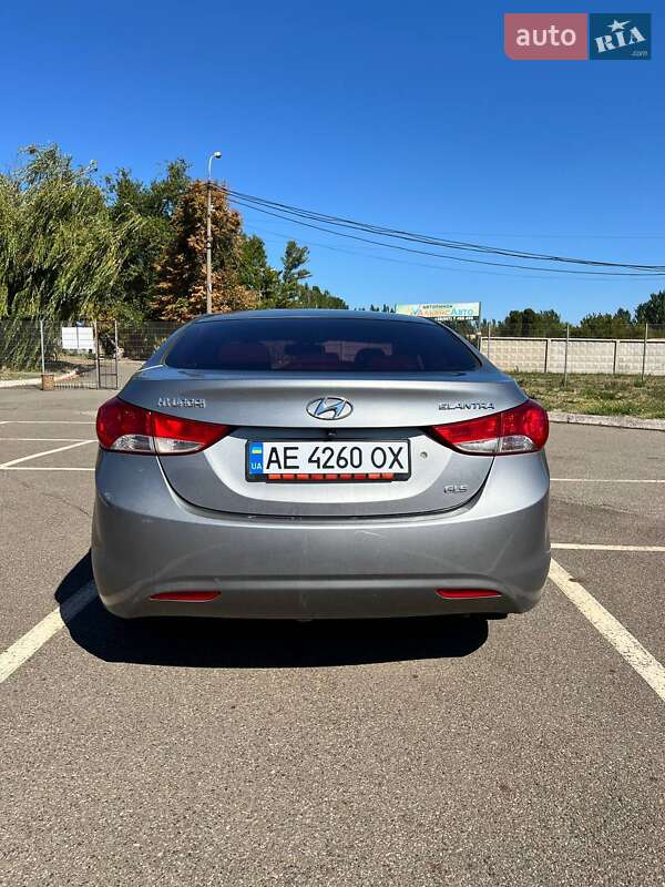 Седан Hyundai Elantra 2012 в Кривом Роге