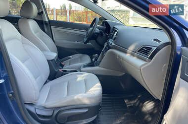 Седан Hyundai Elantra 2016 в 
