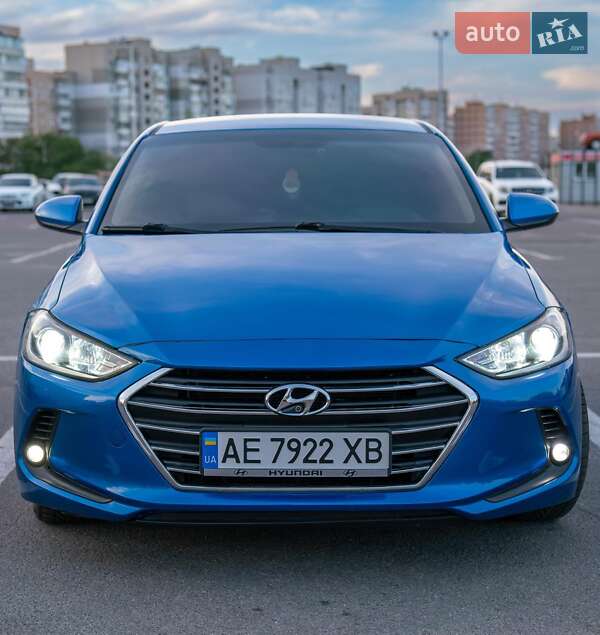 Седан Hyundai Elantra 2017 в 