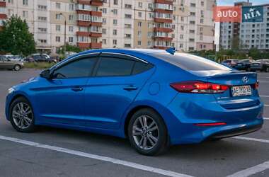 Седан Hyundai Elantra 2017 в 