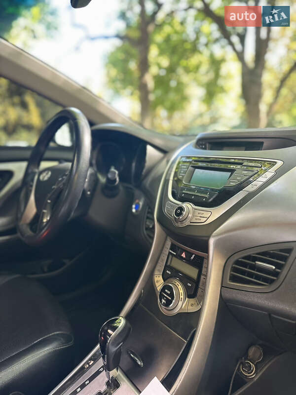 Седан Hyundai Elantra 2013 в Конотопе