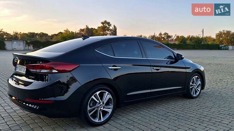 Седан Hyundai Elantra 2016 в Одессе