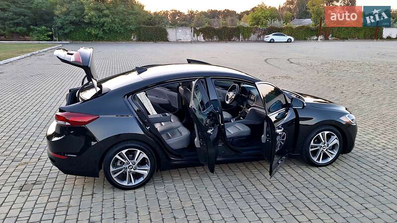 Седан Hyundai Elantra 2016 в Одессе