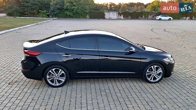 Седан Hyundai Elantra 2016 в Одессе