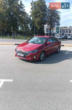 Седан Hyundai Elantra 2019 в Києві