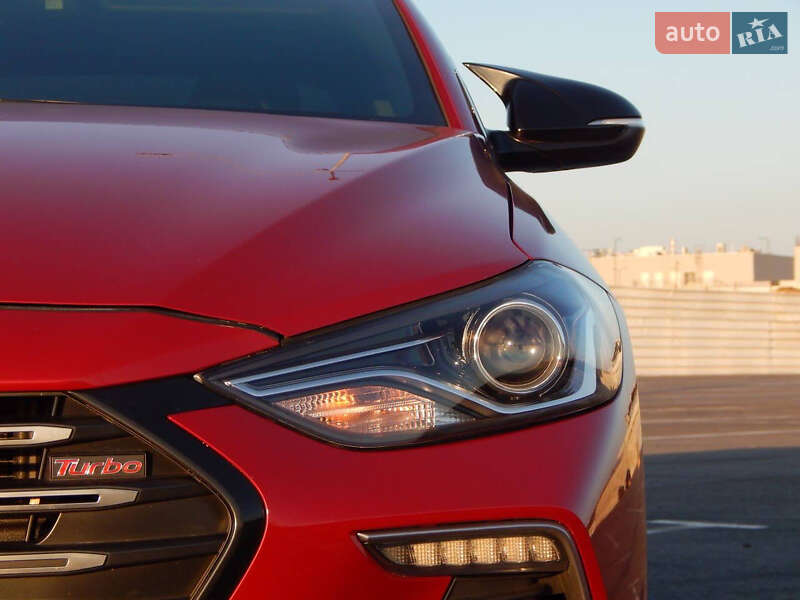 Седан Hyundai Elantra 2018 в Львове